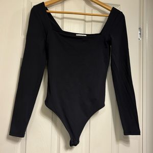 Babaton CONTOUR LONGSLEEVE BODYSUIT Medium Black